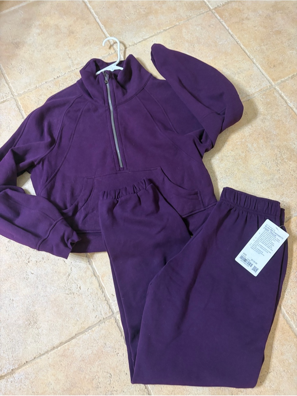 Lululemon Women’s Purple cropped scuba Half-Zip Sweatshirt xs& Jogger XXs